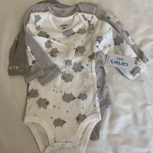NWT Carter's 4 pack Long Sleeve Gray Pattern Onesies - 6 mos